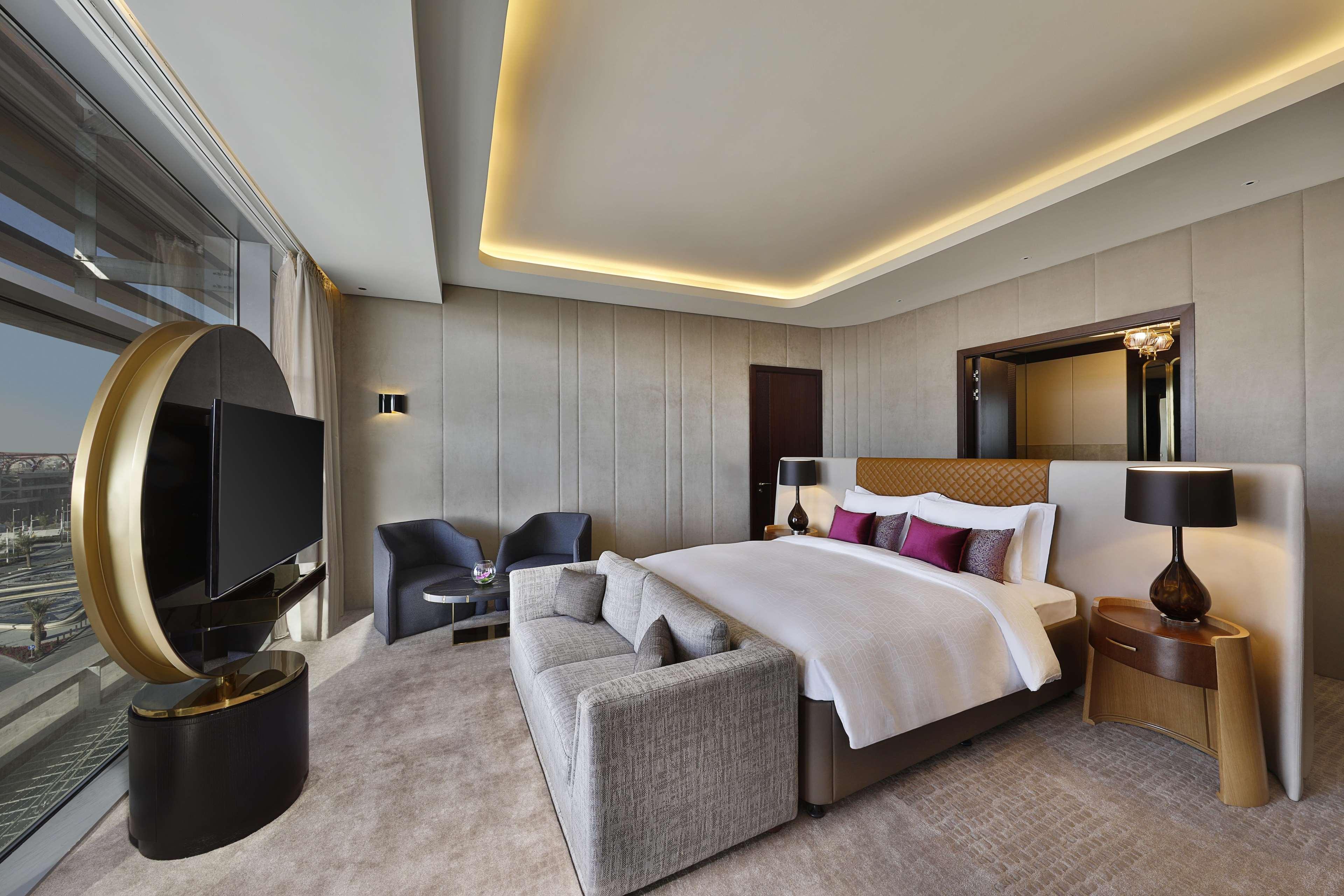 Alrayyan Hotel Doha, Curio Collection By Hilton Al Rayyan Exterior photo A bedroom at the hotel