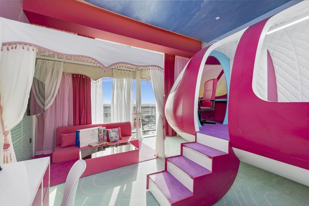 Alrayyan Hotel Doha, Curio Collection By Hilton Al Rayyan Exterior photo The interior of a suite