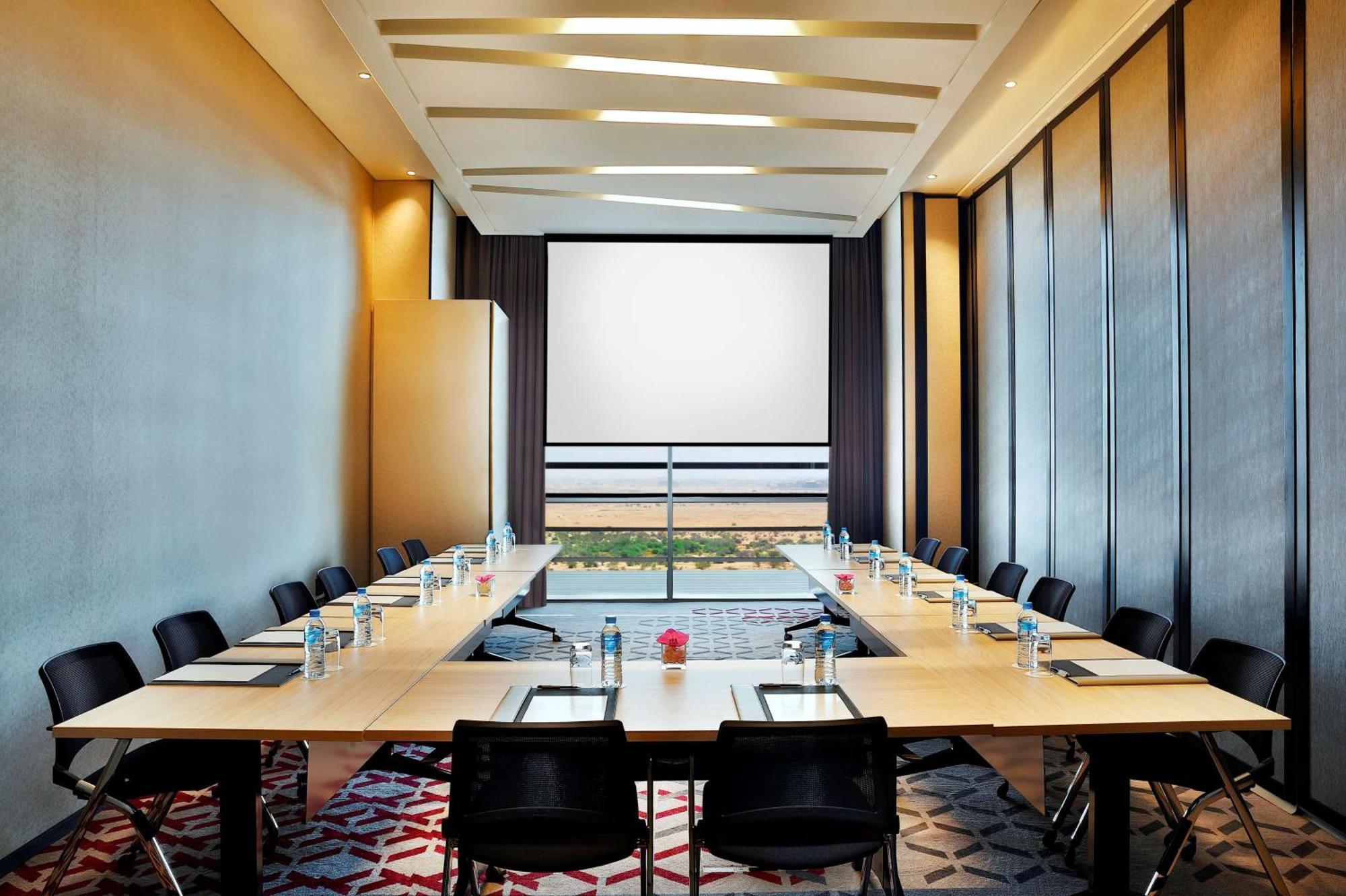 Alrayyan Hotel Doha, Curio Collection By Hilton Al Rayyan Exterior photo Meeting room