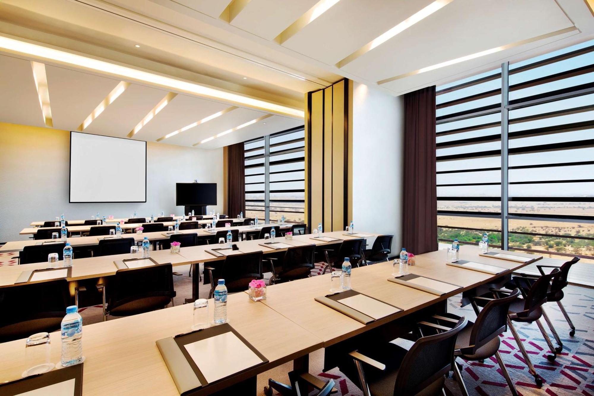 Alrayyan Hotel Doha, Curio Collection By Hilton Al Rayyan Exterior photo Meeting room