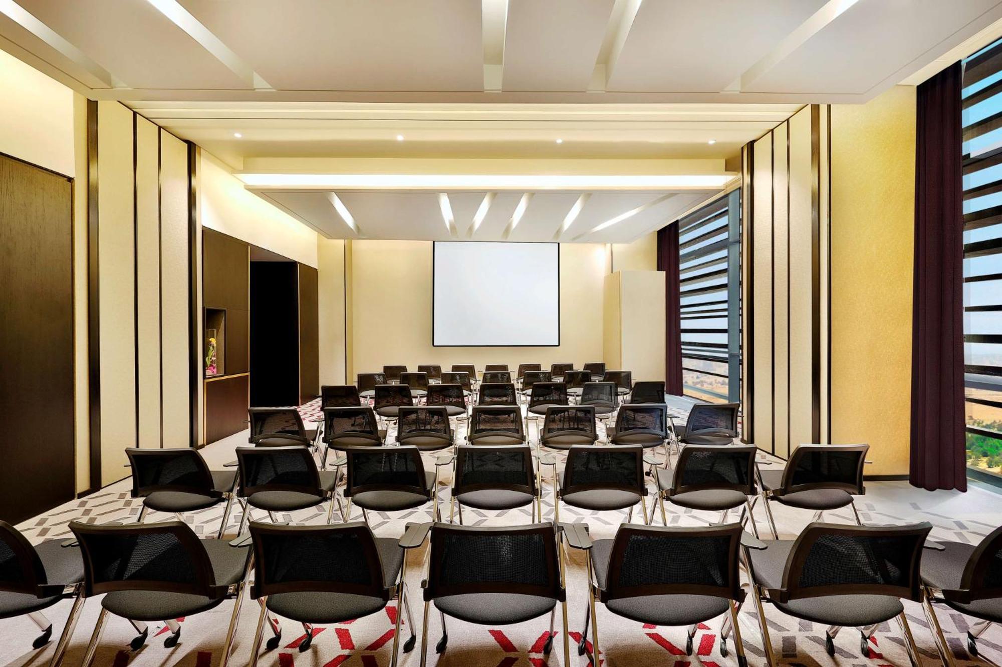 Alrayyan Hotel Doha, Curio Collection By Hilton Al Rayyan Exterior photo Meeting room