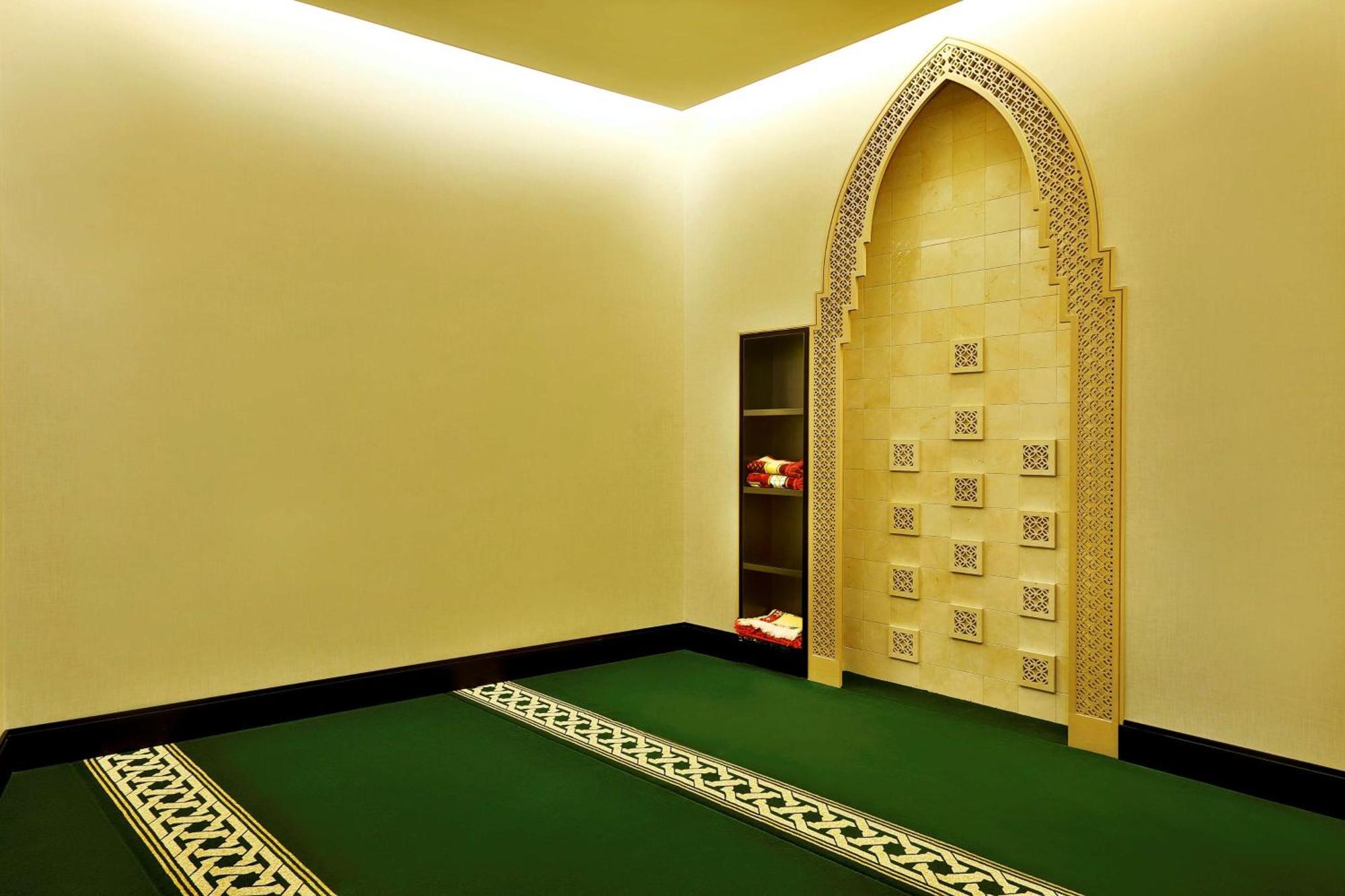 Alrayyan Hotel Doha, Curio Collection By Hilton Al Rayyan Exterior photo Prayer room at the airport