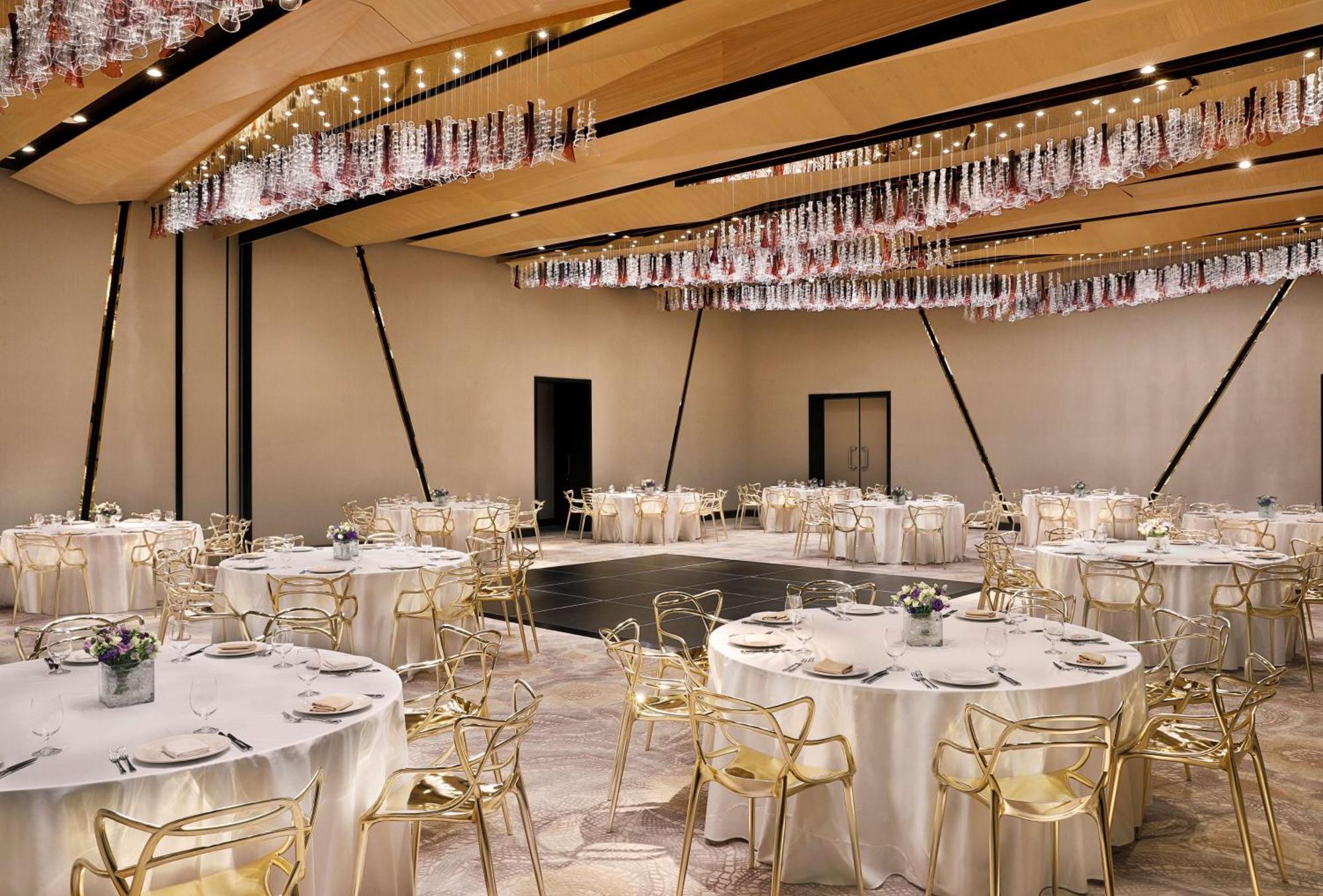 Alrayyan Hotel Doha, Curio Collection By Hilton Al Rayyan Exterior photo The ballroom