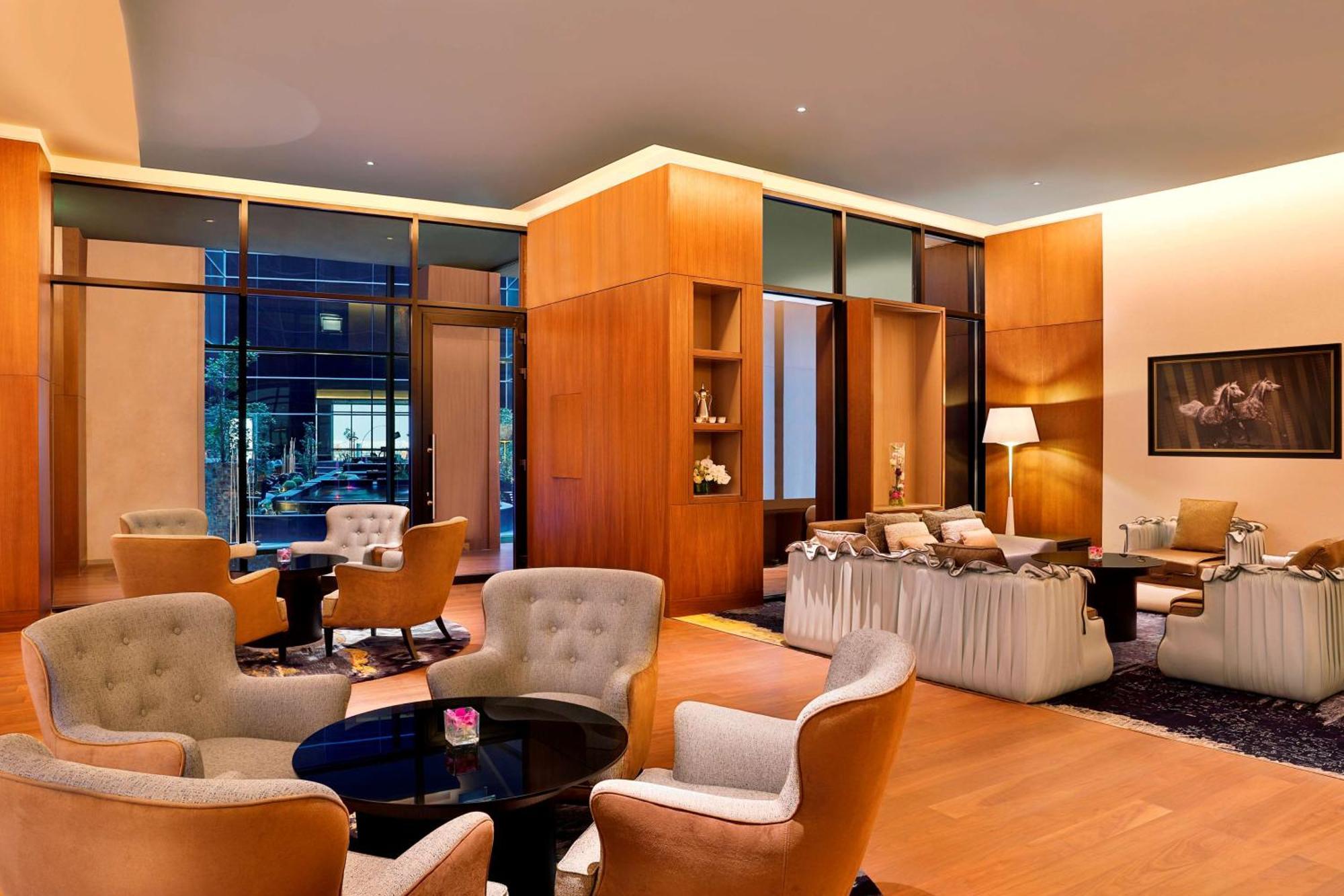 Alrayyan Hotel Doha, Curio Collection By Hilton Al Rayyan Exterior photo The Lounge at the Westin Mumbai