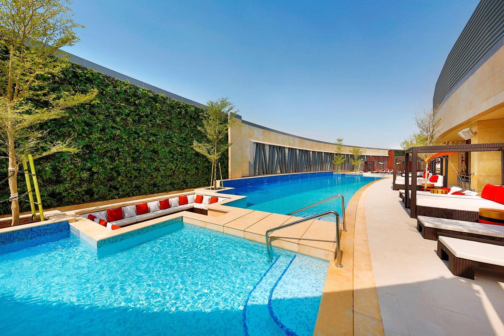 Alrayyan Hotel Doha, Curio Collection By Hilton Al Rayyan Exterior photo The swimming pool at the hotel